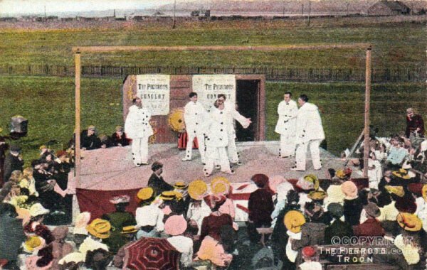 THE PIERROTS, TROON 2