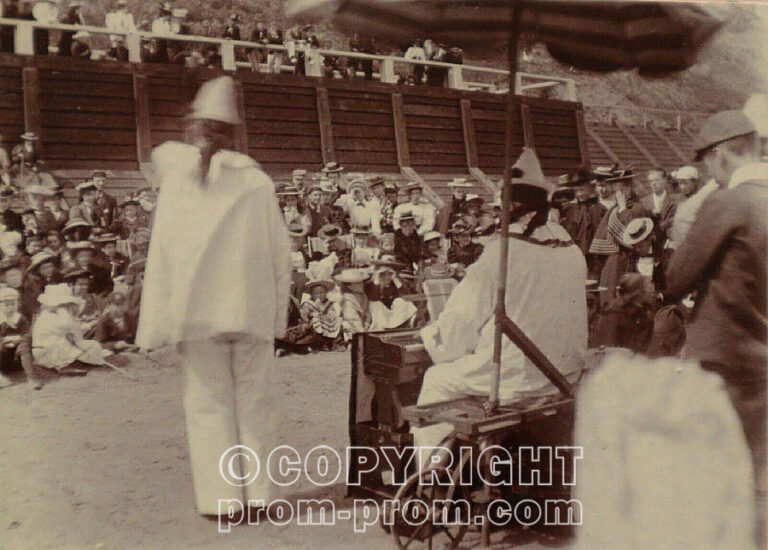 Bohemian Pierrots, Filey