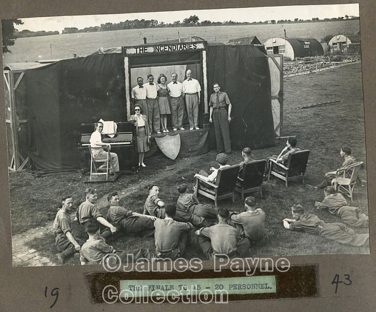 Gay Mills, Stars In Battledress, James Payne Collection (18).jpg