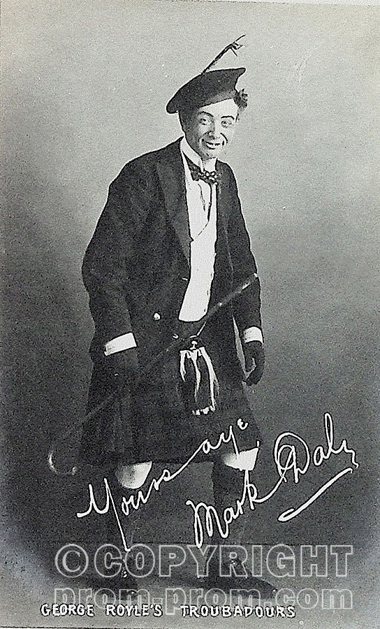 Mark_Daly_of_George_Royle's_Troubadours,_Blackpool,_c1907