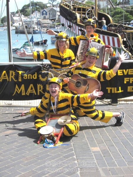 Pier Echoes as bees 1