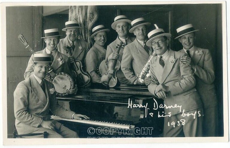 HARRY DARNEY'S Seaside Entertainers, Southend on Sea, 1938